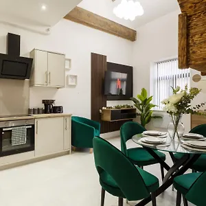 https://apt-bradford-luxury-central.yorkshirehotels.net